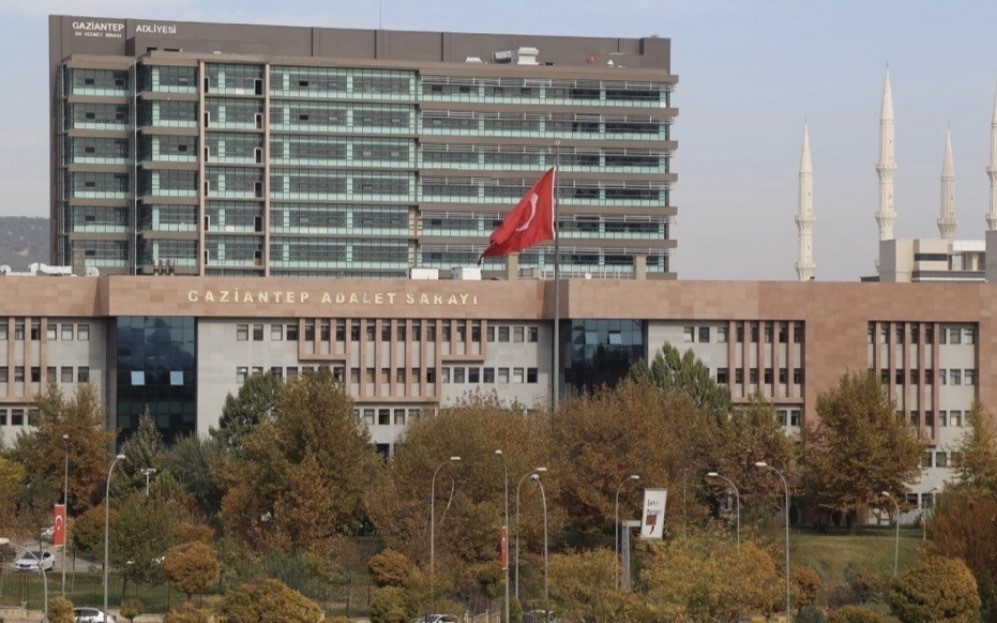 Ağabeyini öldüren sanık hakim karşısında