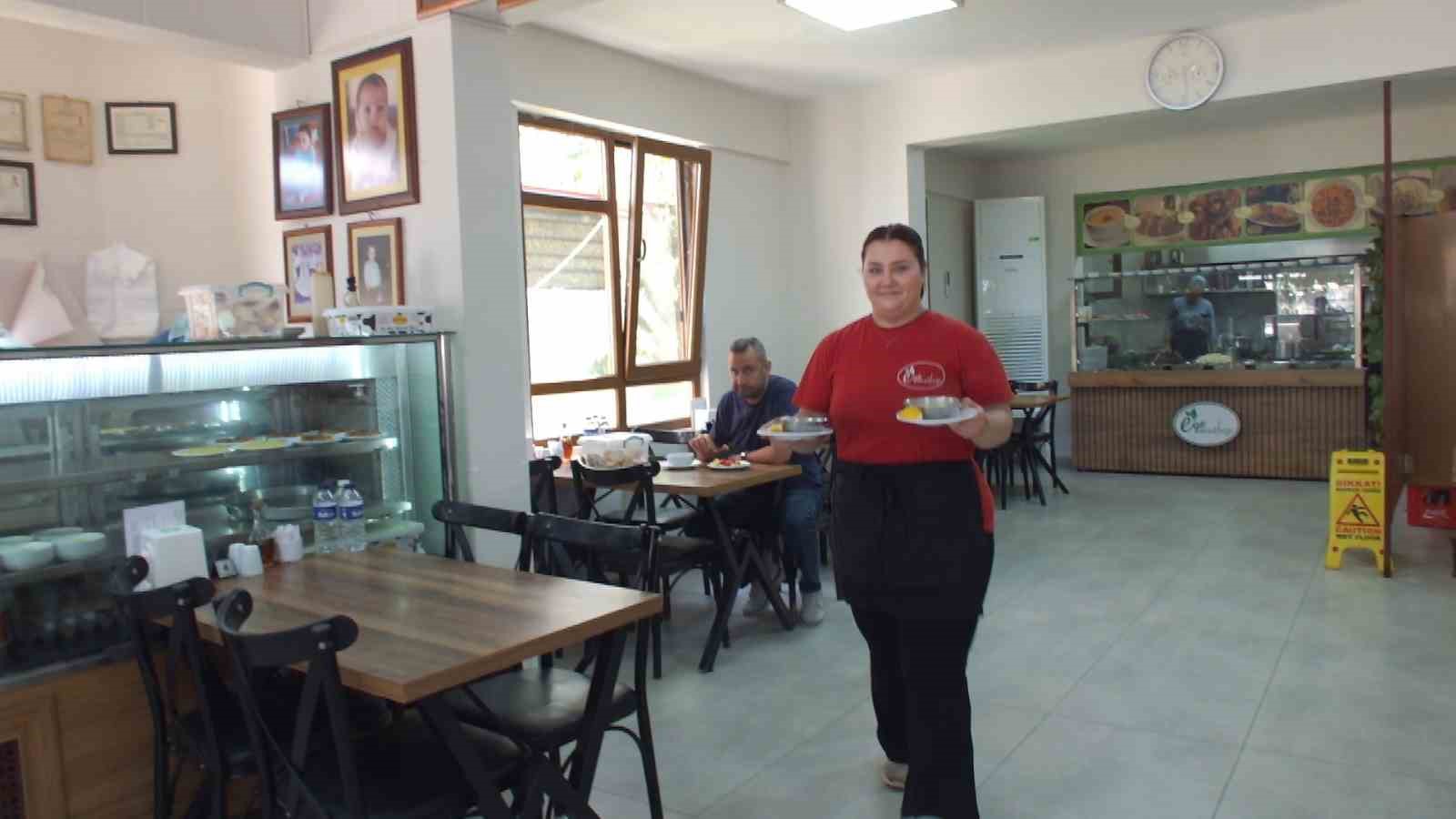 Balıkesir’de bu lokantanın işletmecisi de çalışanları da kadın
