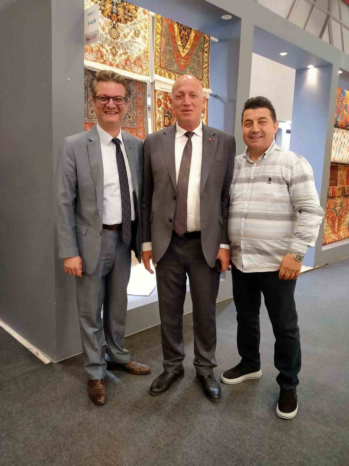 Başkan Kumral’dan HOMETEX’te Babadağlı firmaları ziyaret etti