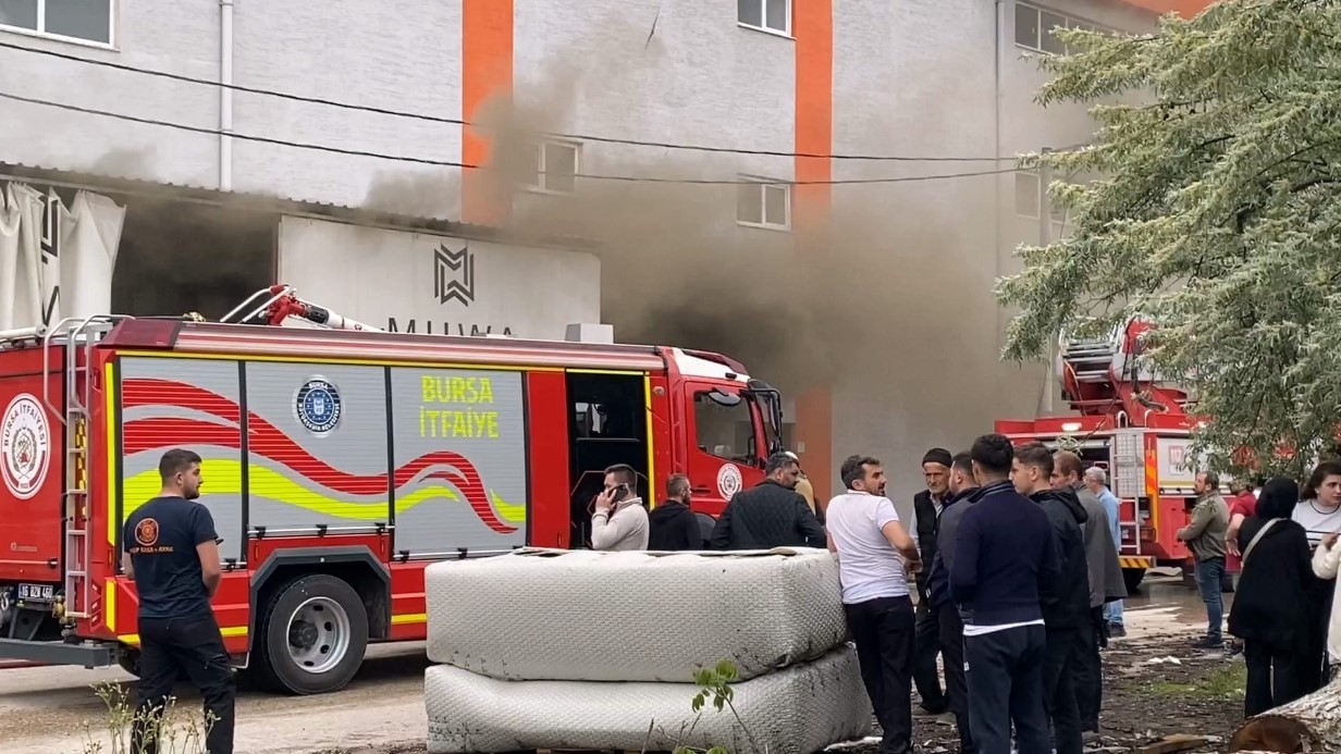 Koltuk fabrikasında korkutan yangın