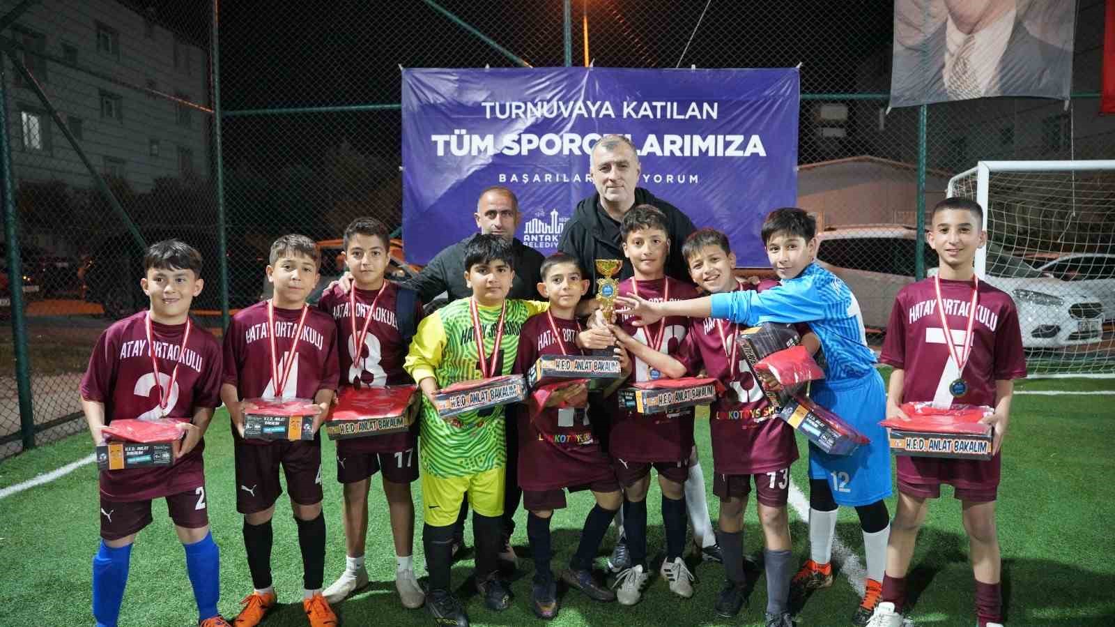 Antakya Belediyesi 2.Futbol Turnuvası rekabetli maçlara sahne oldu