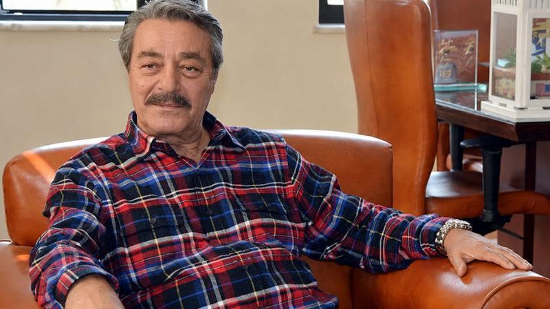 Yoğun bakımda tedavi gören Kadir İnanır entübe edildiGeçtiğimiz hafta rahatsızlanarak hastaneye kaldırılan ve zatürre teşhisiyle yoğun bakıma alınan Kadir İnanır entübe edildi.