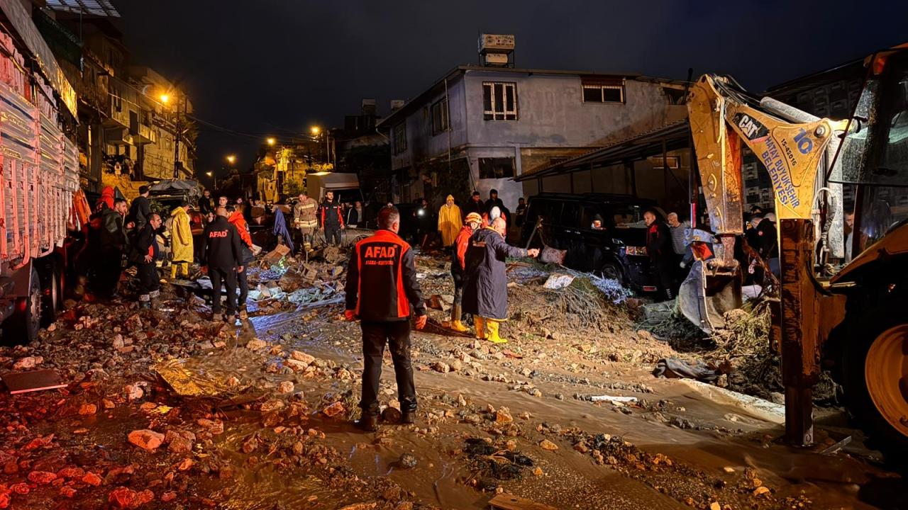 Hatay'da selden etkilenlere 30 milyon lira kaynak aktarıldı