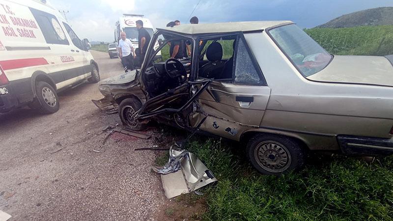 Adana'da iki otomobil çarpıştı: 1’i bebek 7 yaralıAdana’nın Kozan ilçesinde iki otomobilin çarpışması sonucu 1’i bebek 7 kişi yaralandı.
