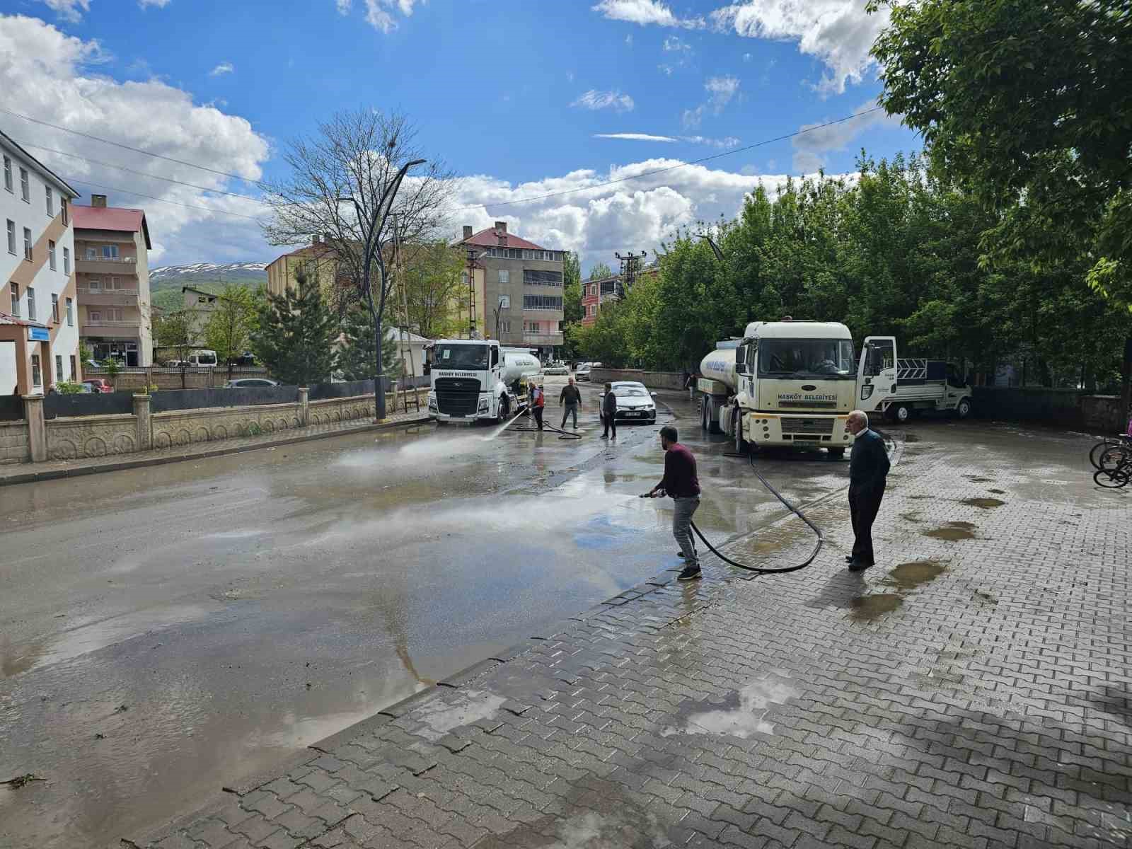 Hasköy’de bayram öncesi temizlik seferberliği
