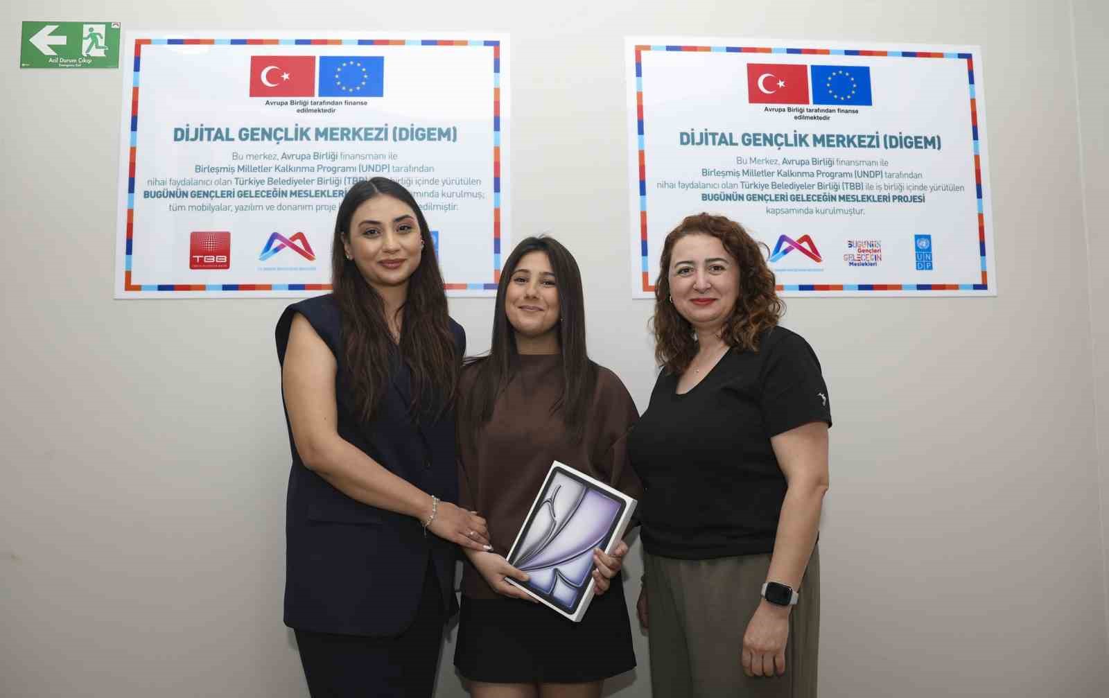 Mersin’de DİGEM öğrencisinden Türkiye ikinciliği başarısı
