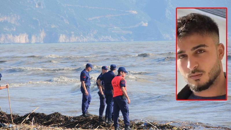 Hatay'daki selde kaybolan Musa'dan iz yok, nehirde aranıyorHatay'da 4 kişinin hayatını kaybettiği selde nehre düşerek kaybolan otomobildeki Musa Paşa'nın (20) bulunması için arama kurtarma çalışmaları devam ediyor.