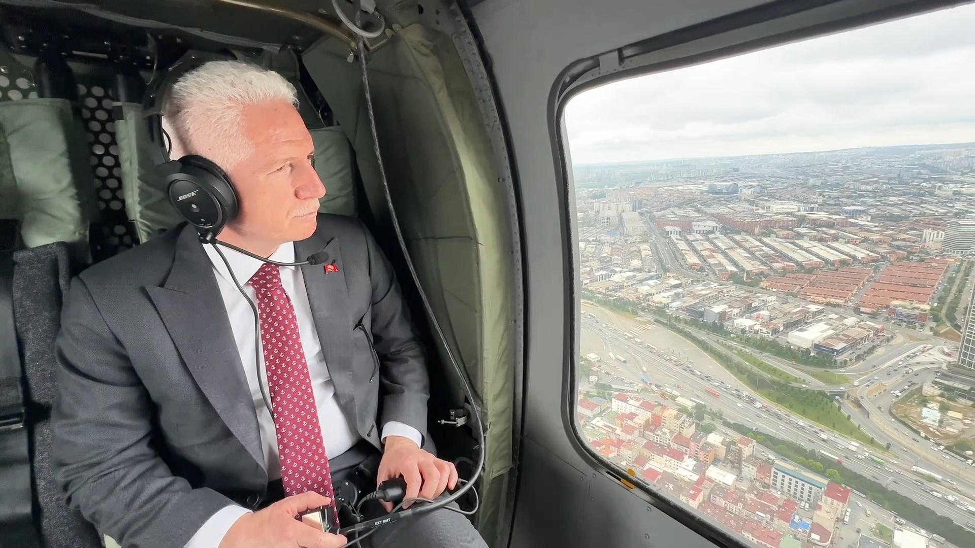 Vali Gül, bayram tatilinin ilk gününde İstanbul trafiğini havadan denetledi