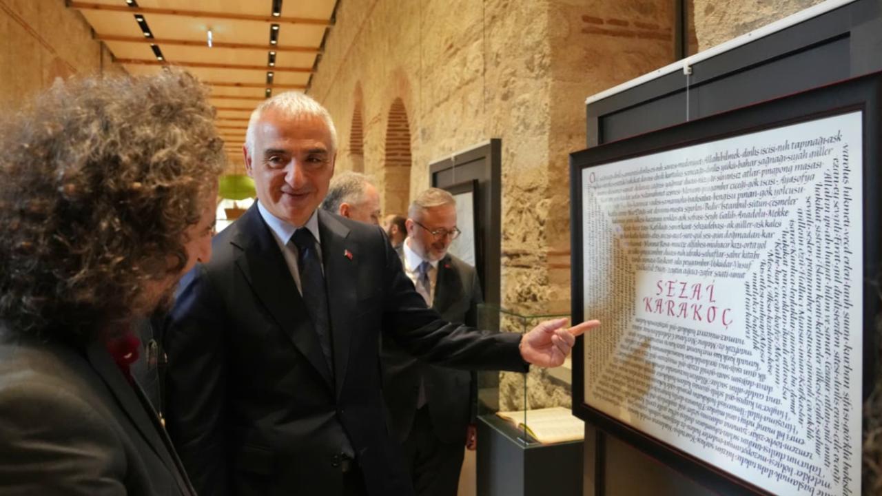 Sezai Karakoç'un ilk kez sergilenen arşivi, Rami Kütüphanesi'nde ziyarete açıldı
