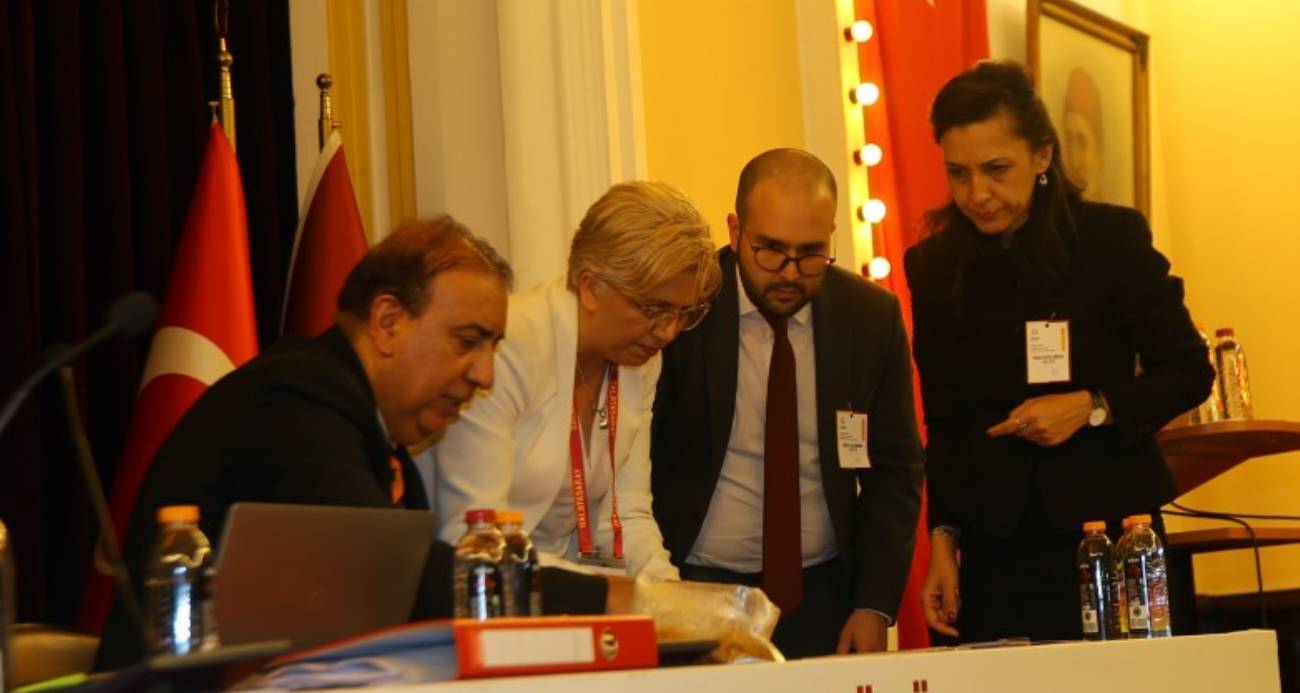 Galatasaray'da seçim günü: Oy verme işlemi başladı