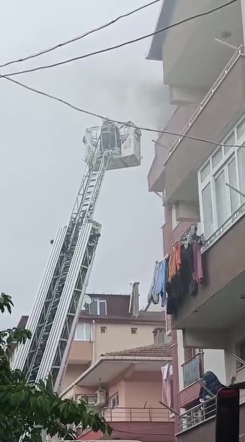 Terasta yangın paniği