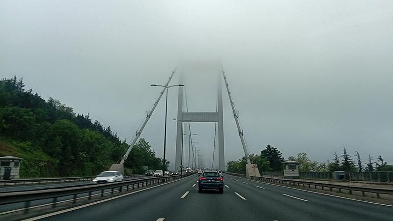 İstanbul'da yağmur ve sis etkili oluyor