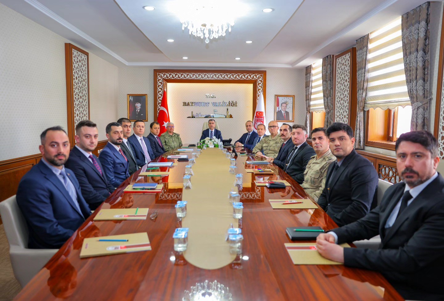 Bayburt’ta bayram öncesi güvenlik ve trafik tedbirleri toplantıda ele alındı