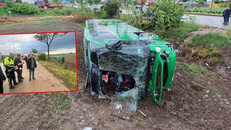 Çanakkale'de otobüs devrildi; 46 yaralıÇanakkale'nin Biga ilçesinde otobüs devrildi. Kazada çok sayıda kişi yaralandı.