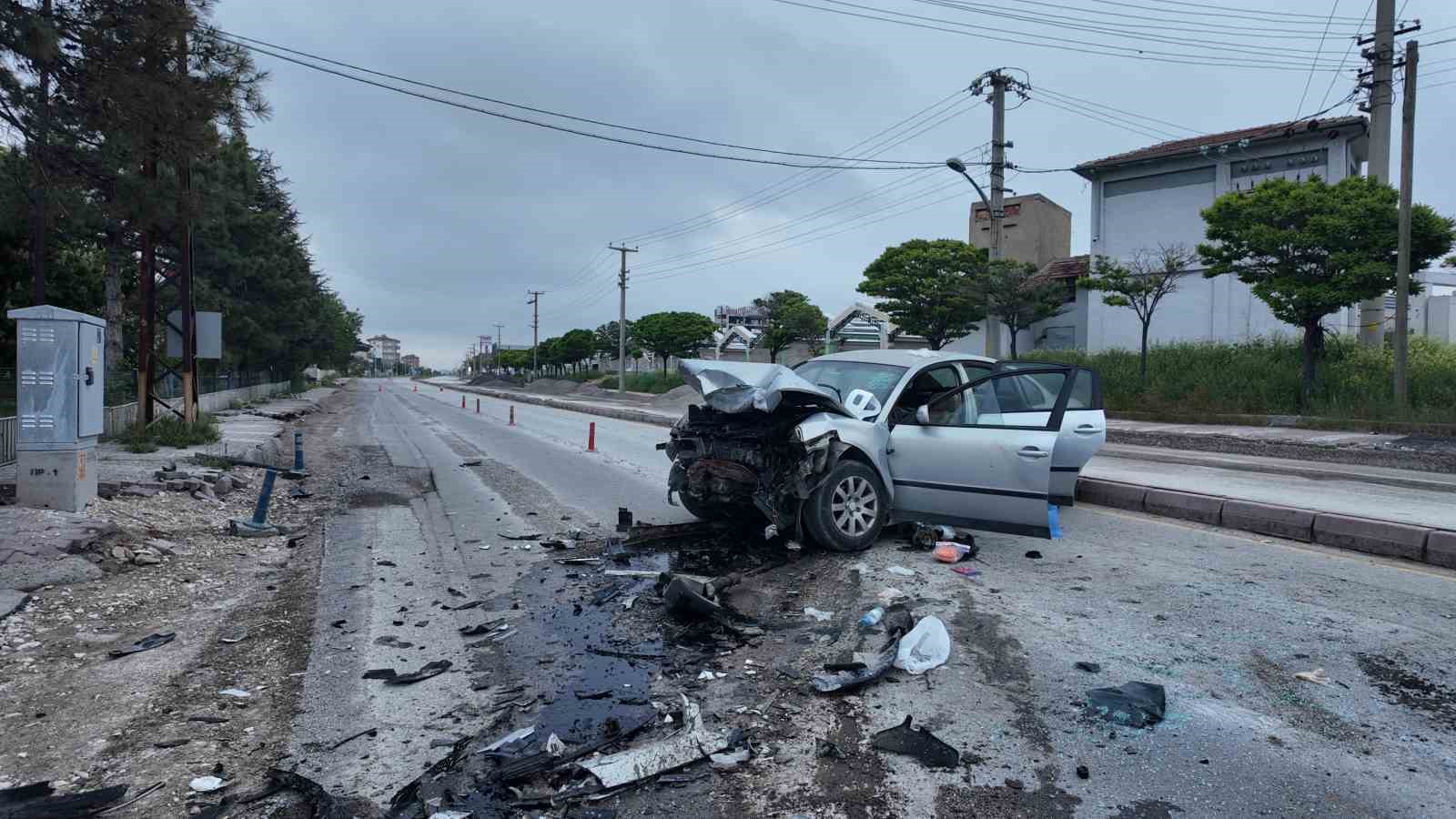 Niğde’de iki otomobilin çarpıştığı kazada 2 kişi hayatını kaybetti