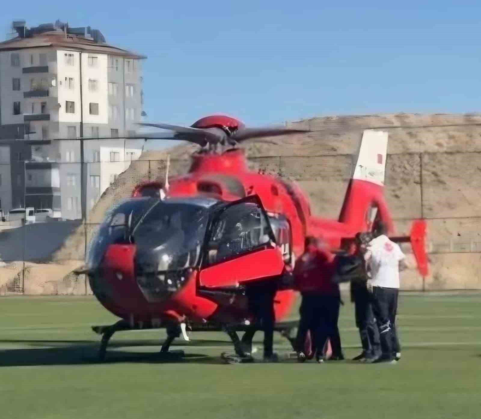 Malatya’da ambulans helikopter 62 yaşındaki hasta için havalandı