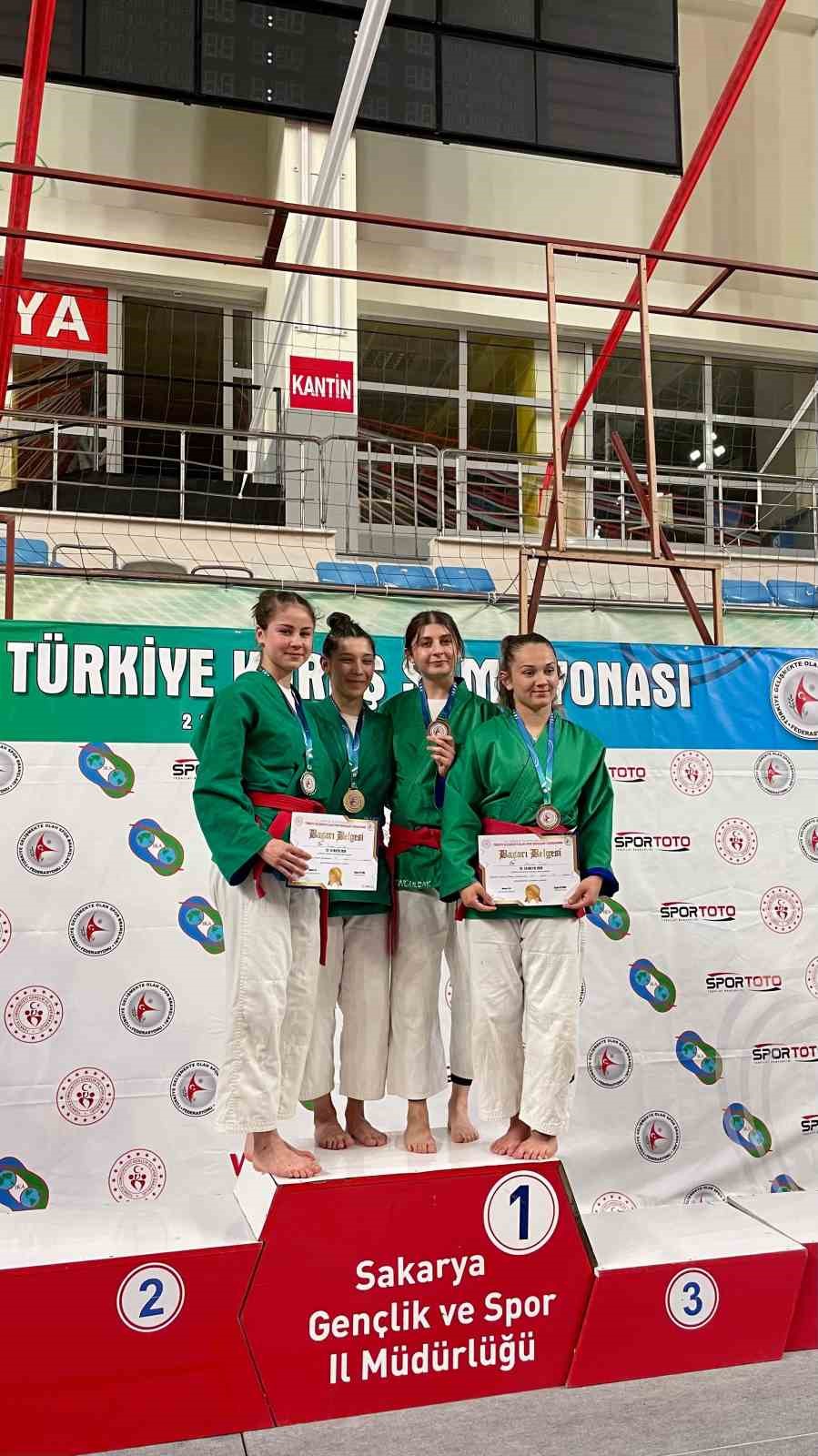 BEUN öğrencisi Dilara Ulama Türkiye derecesiyle gururlandırdı