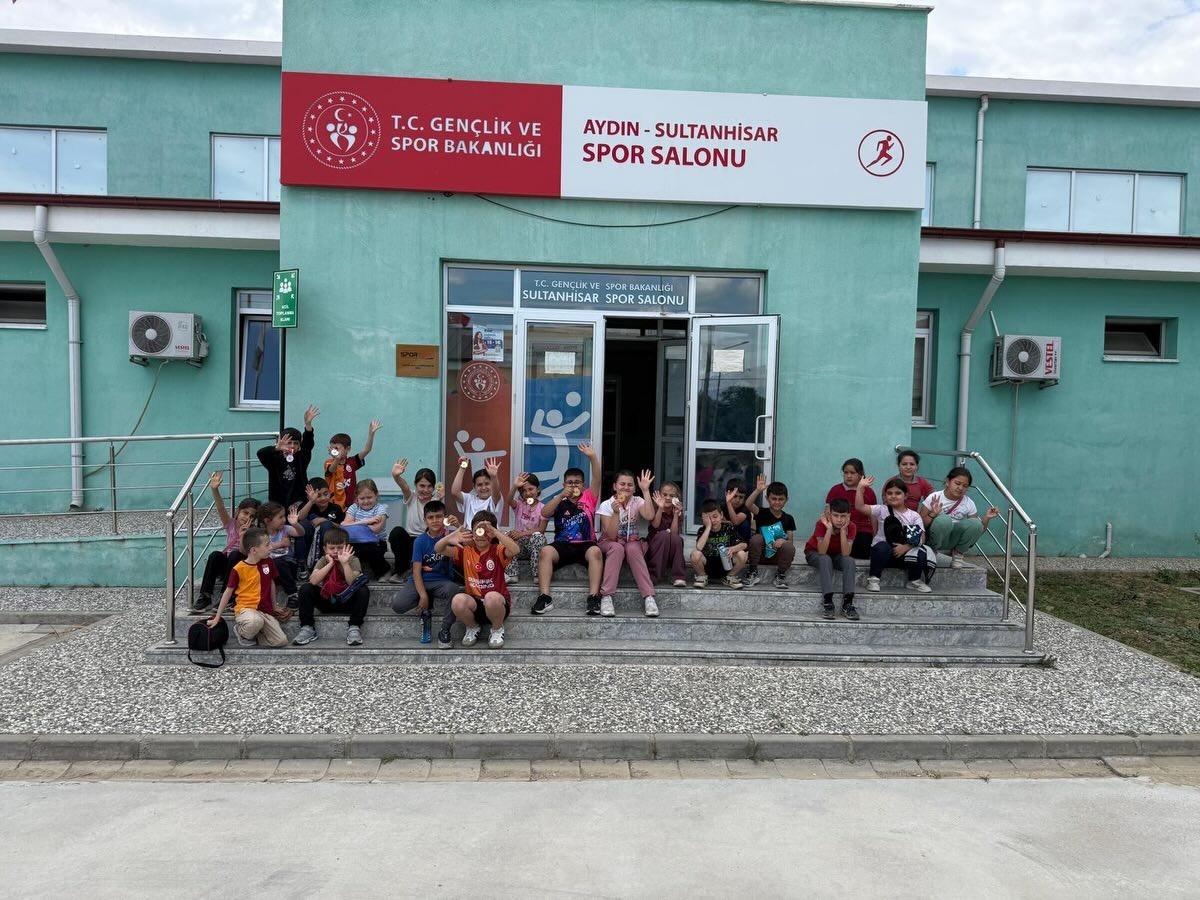Salavatlı İlkokulu öğrencilerinden geleneksel oyunlarda başarı