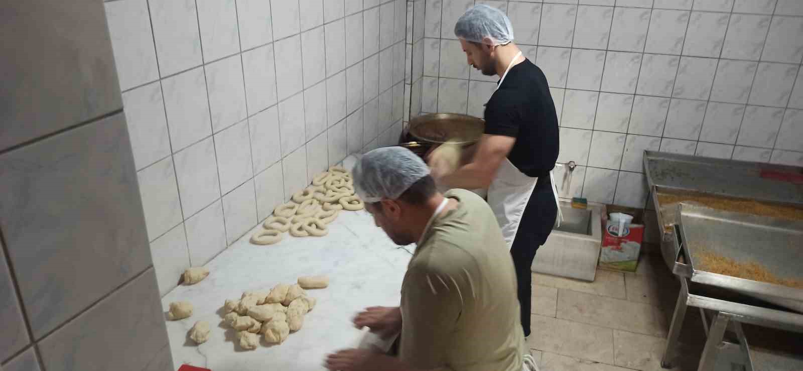 Devrek’in asırlık simit fırınında bayram mesaisi
