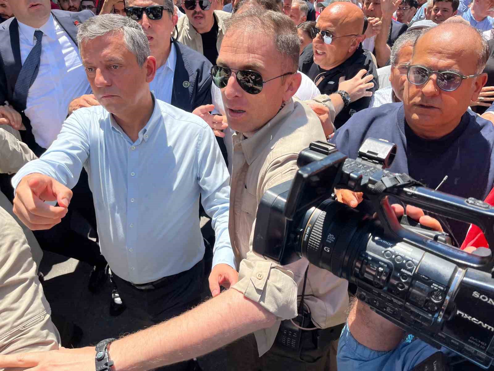 Özgür Özel’den Kılıçdaroğlu’na çağrı: "Başkası kazanırsa elini öpeceğim"