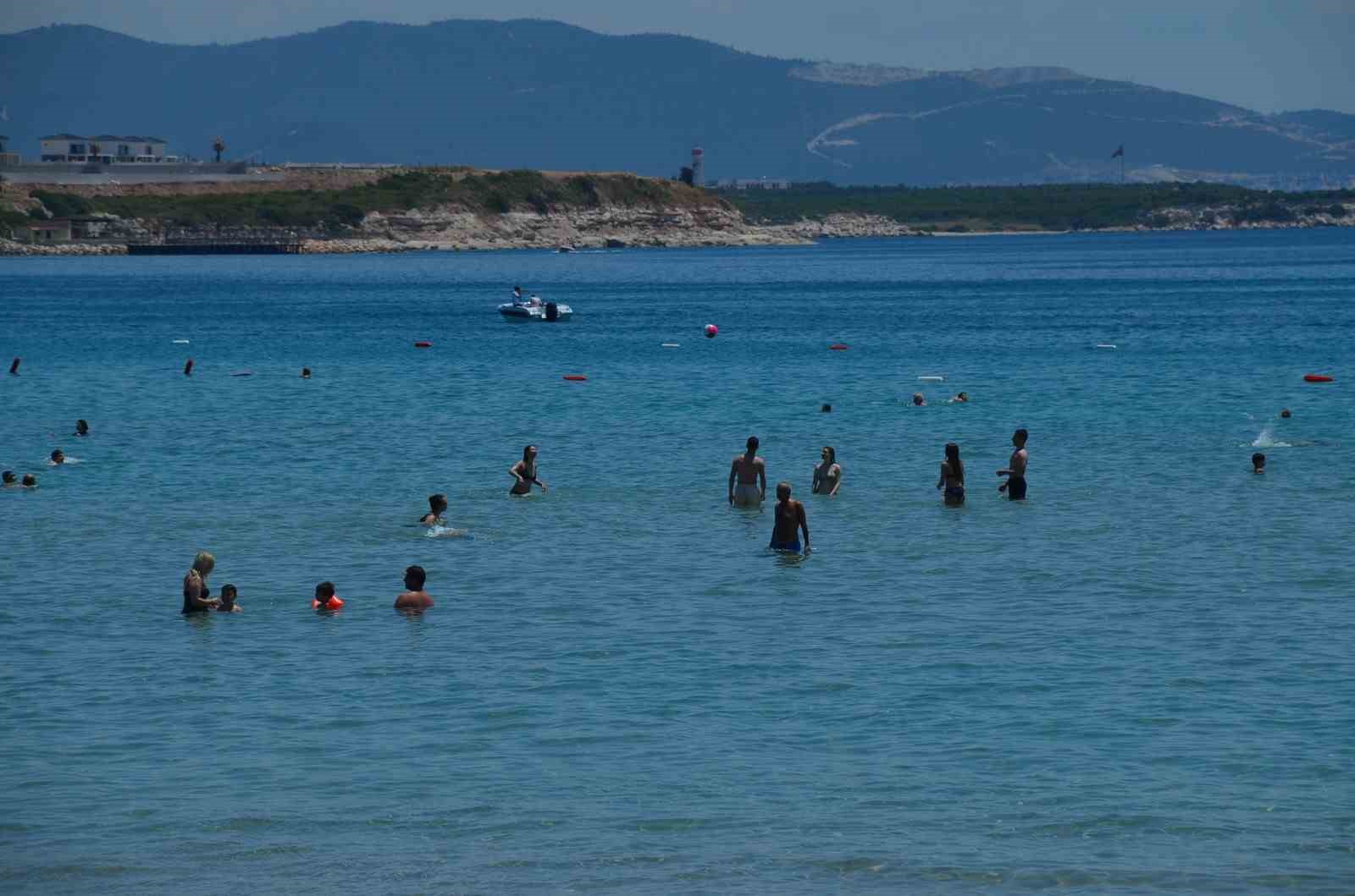 Didim’de 9 günlük tatilde deniz keyfi başladı