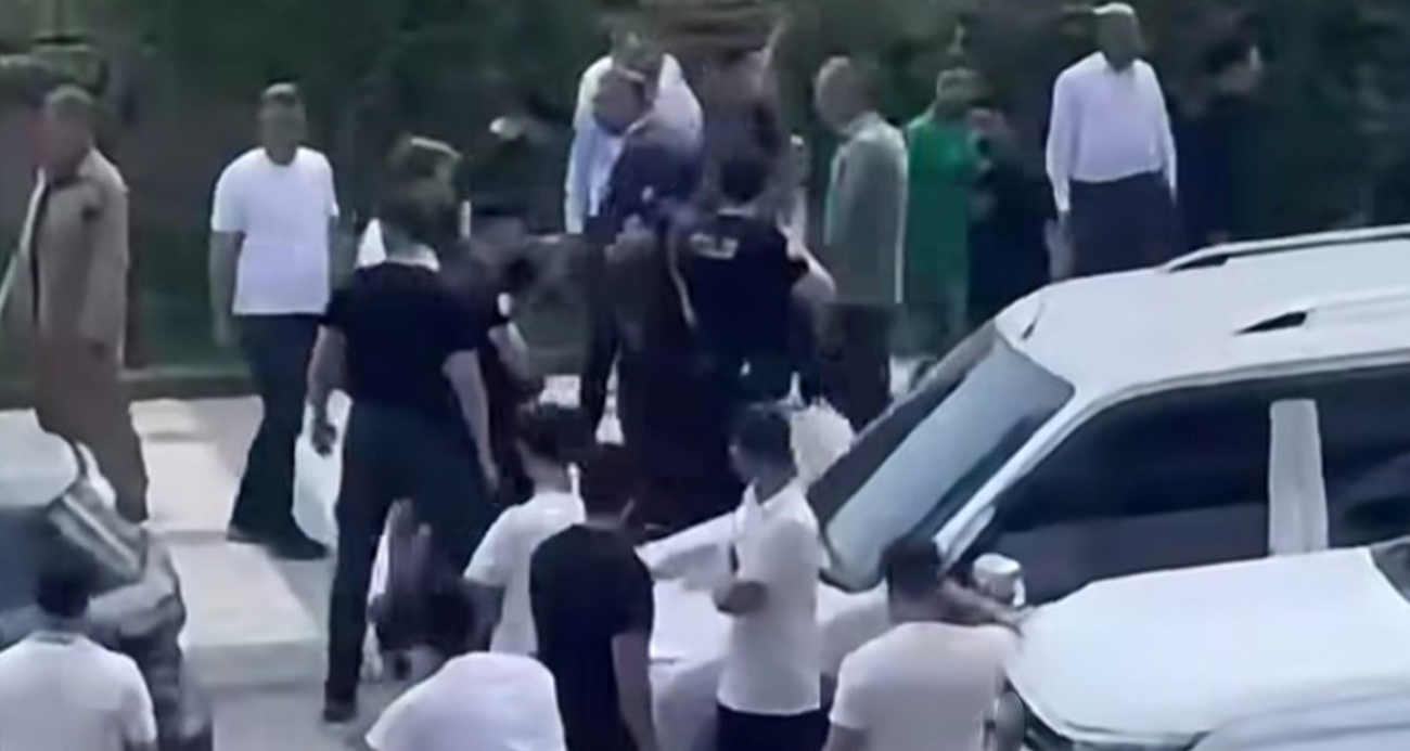 8 yaralı, 17 gözaltı!