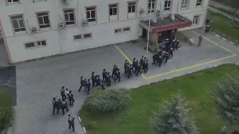 Kayseri’de uyuşturucu operasyonu: 13 tutuklamaKayseri’nin Tomarza ilçesinde jandarmanın düzenlediği uyuşturucu operasyonunda gözaltına alınan 24 şüpheliden 13’ü tutuklandı.