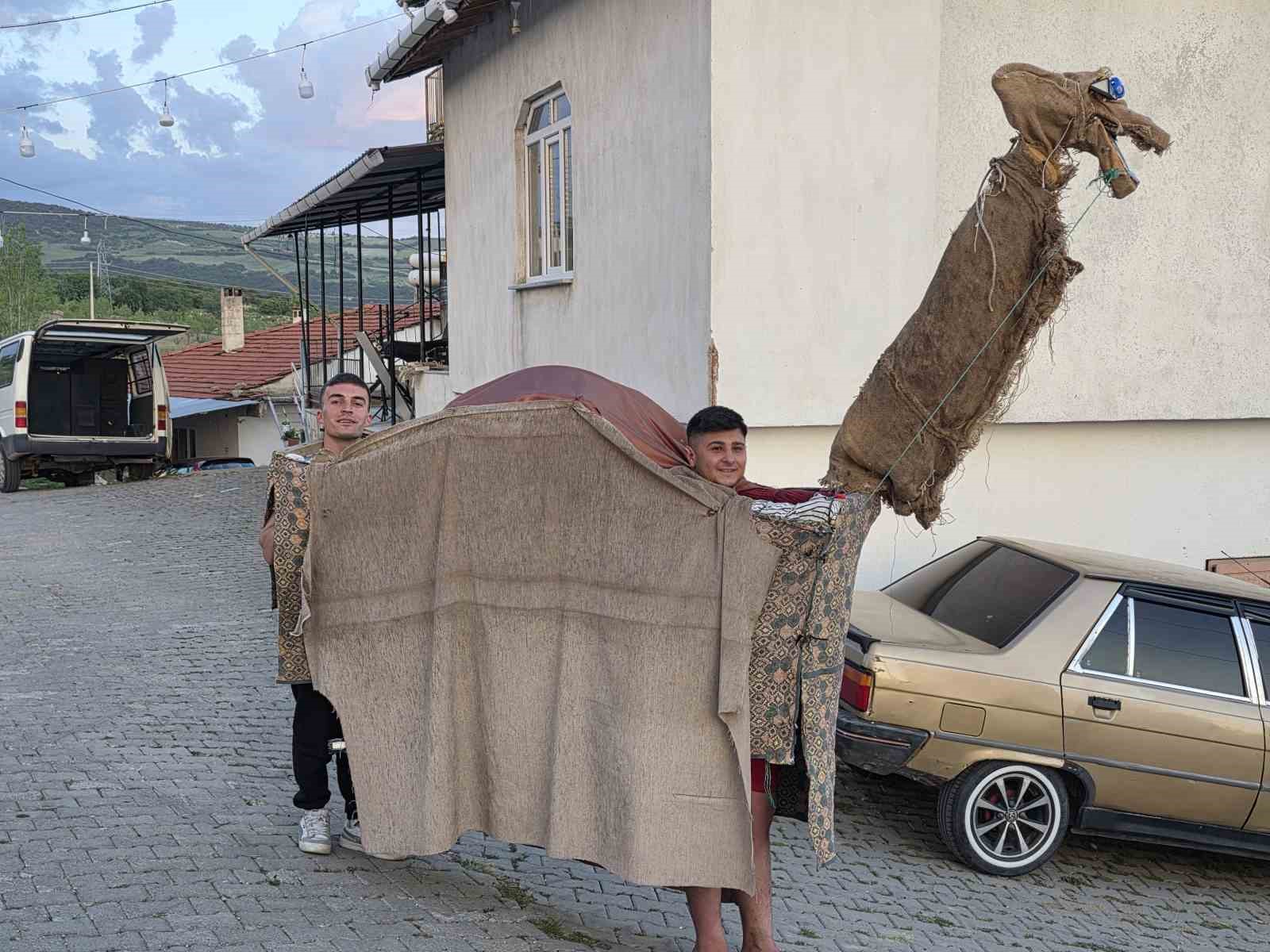 Manisa’da 135 yıllık "Kukla Deve" geleneği yaşatılıyor