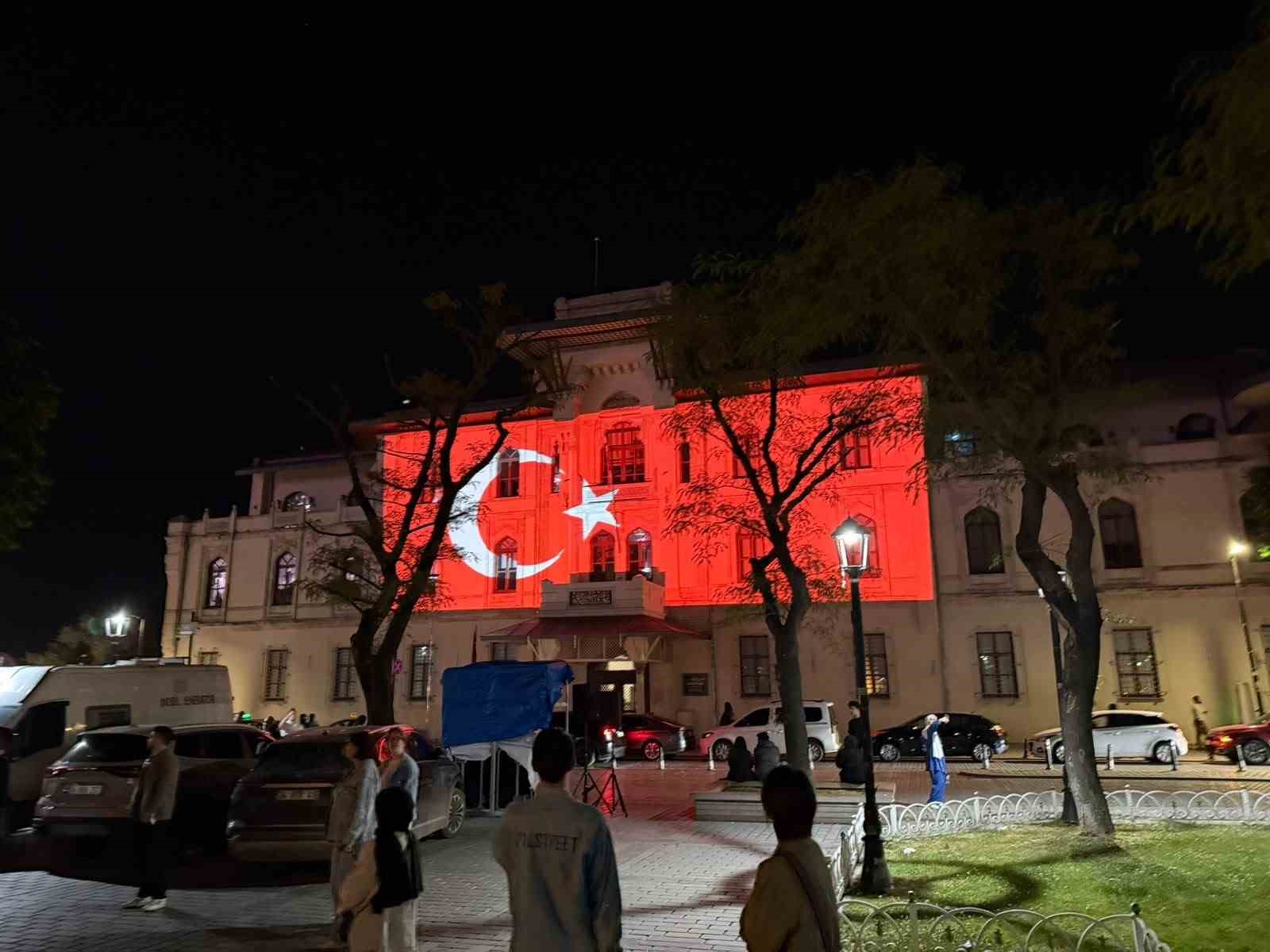 İstanbul’un fethinin 573. yıl dönümünde 3 ayrı noktada video mapping gösterisi