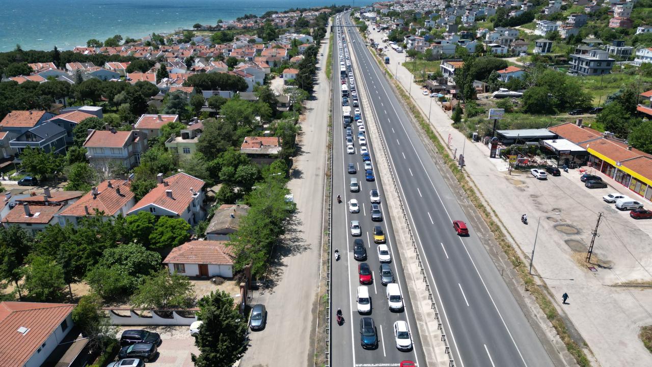 Tekirdağİstanbul yolunda bayram tatilinden dönüş yoğunluğu yaşanıyor