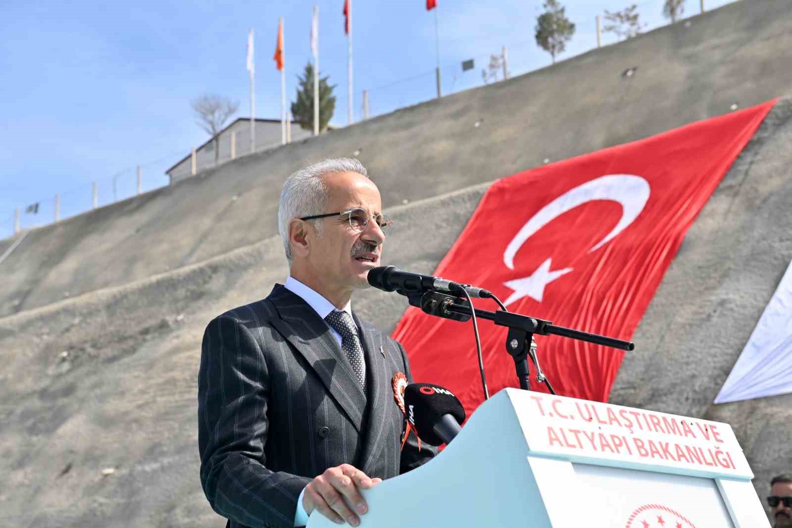 Mersin-Adana-Osmaniye-Gaziantep Hızlı Tren Hattı’nda çalışmalar devam ediyor