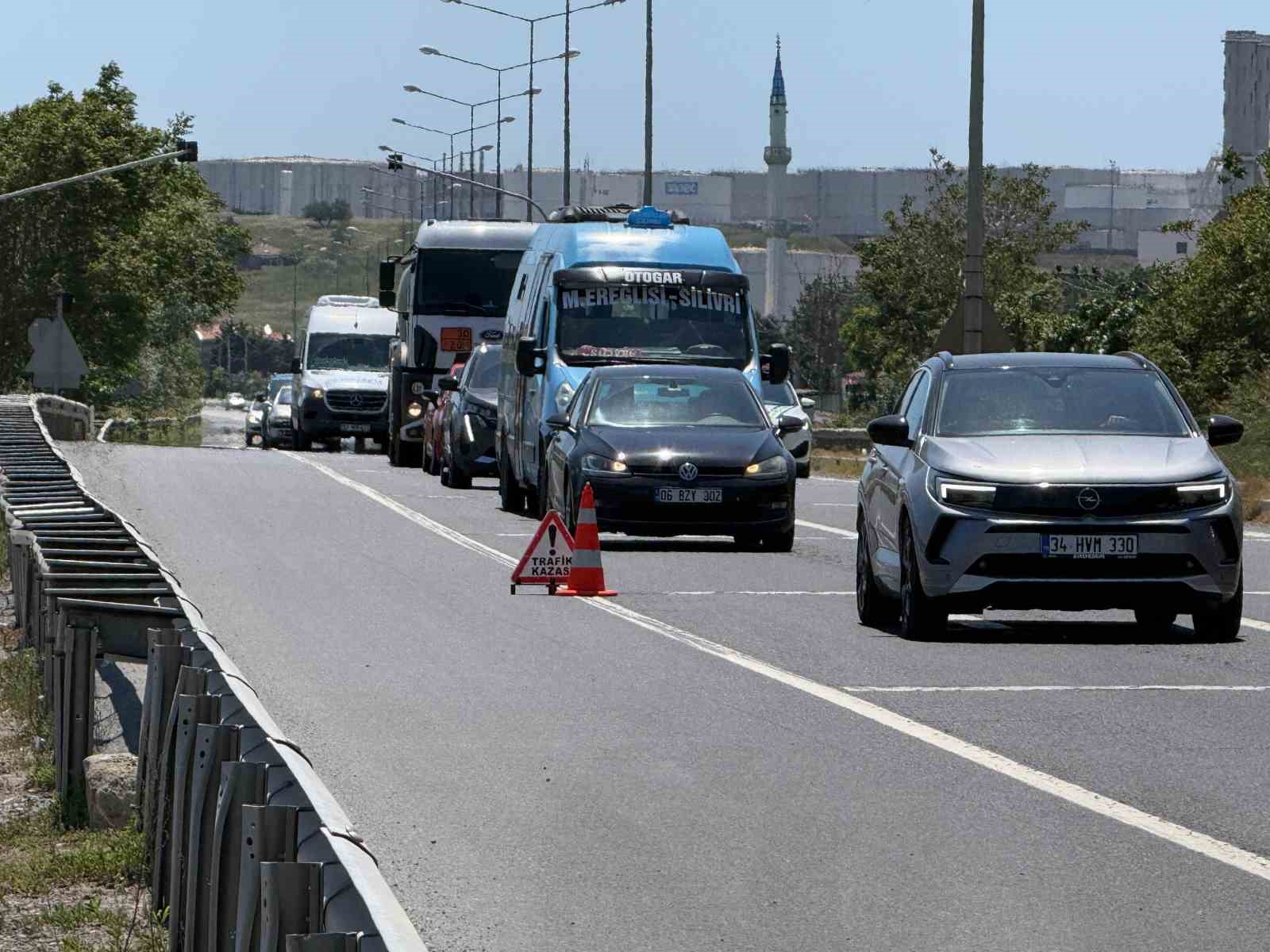 Tekirdağ’da bayram dönüşü trafiği yoğunluğu: Tekirdağ - İstanbul karayolunda ağır vasıtalara kısıtlama
