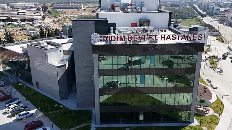 Silahla oynarken kendini vuran 7 yaşındaki çocuk öldüAydın'ın Didim ilçesinde oynadığı silahın ateş almasıyla kendini vuran Selahattin P. (7), hayatını kaybetti.