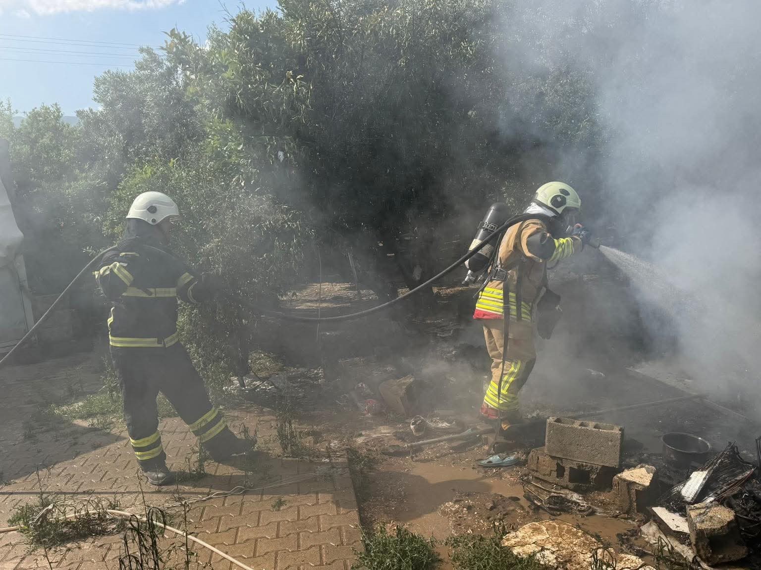 Hatay’da bahçe ve çadır yangını