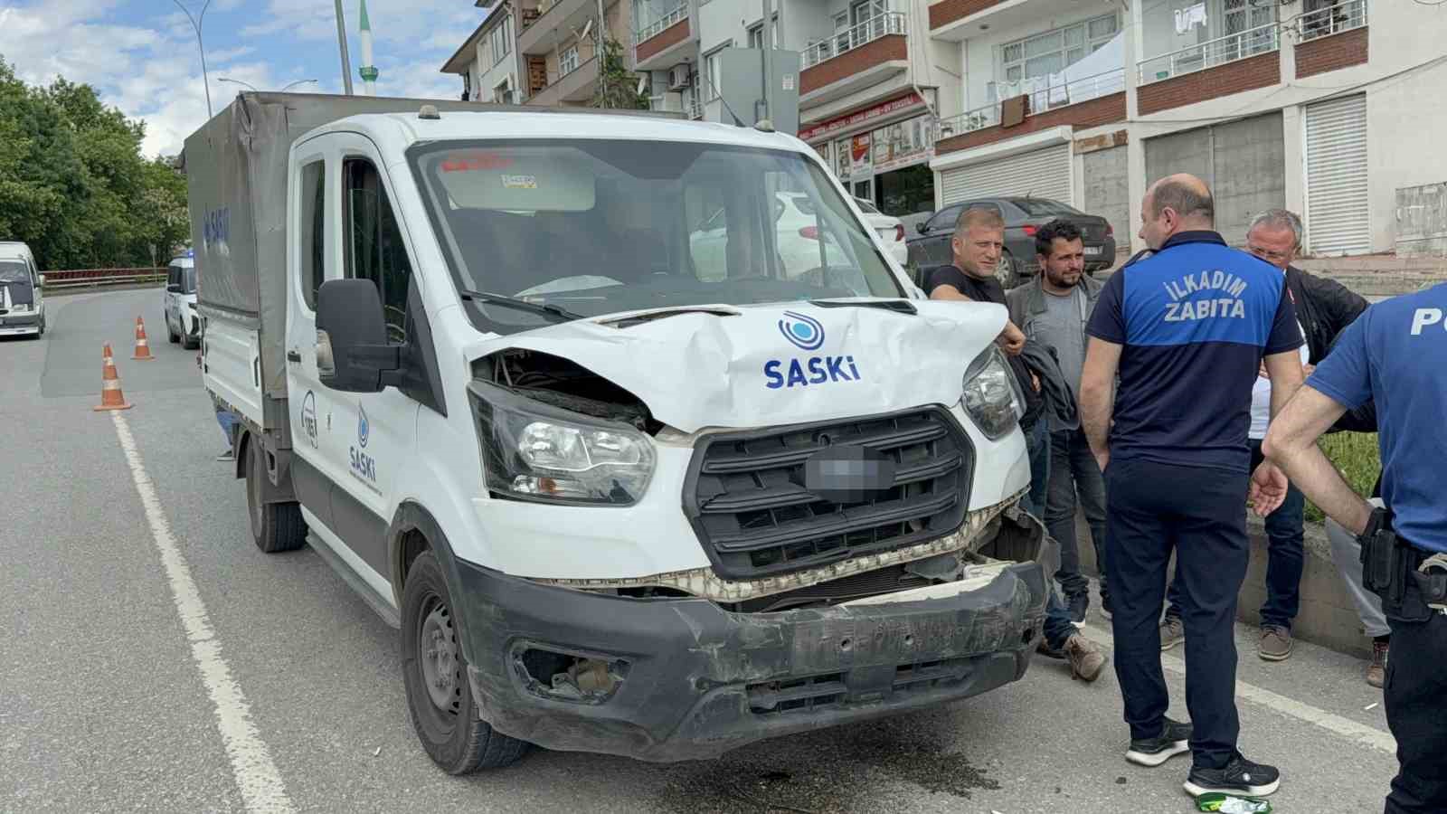 Kamyonet otomobile çarptı: 1 yaralı
