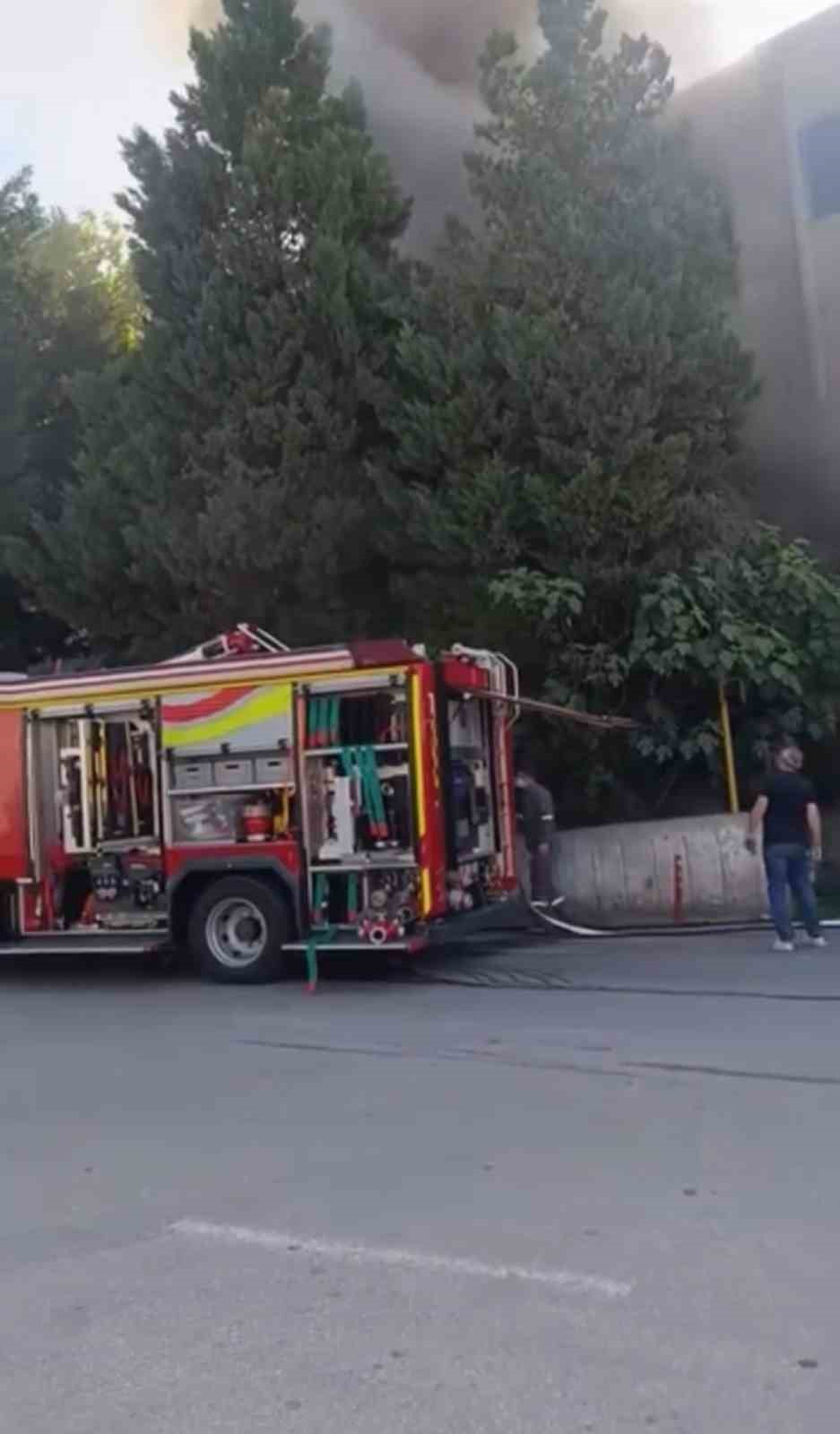 Bursa’da korkutan fabrika yangını