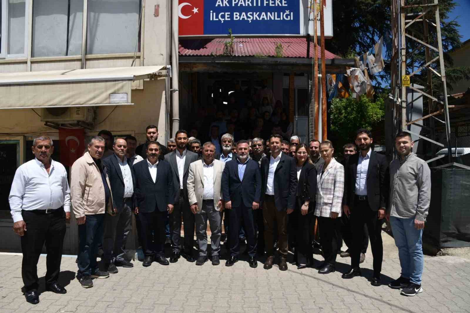 AK Parti Adana teşkilatı bayram boyunca sahadaydı