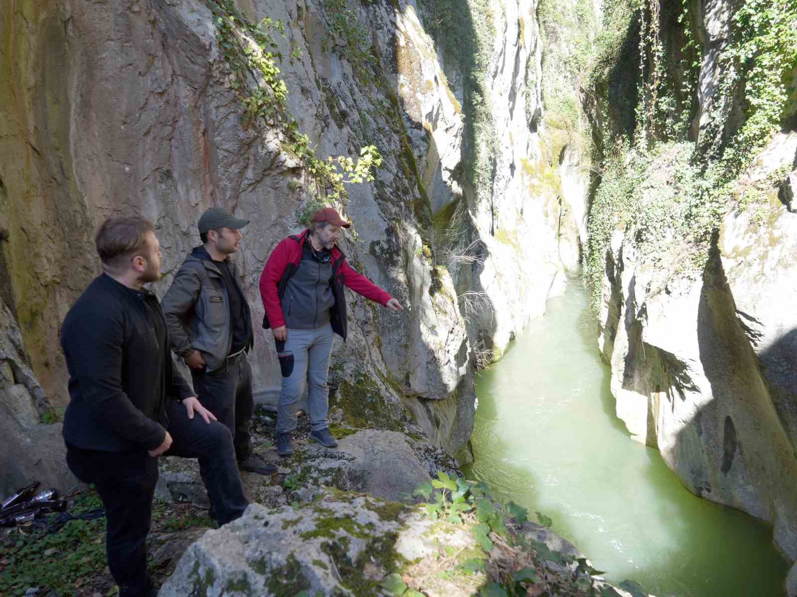 Tarihi kalıntıların da bulunduğu iki köy arasında kalan kanyon, keşfedilmeyi bekliyor