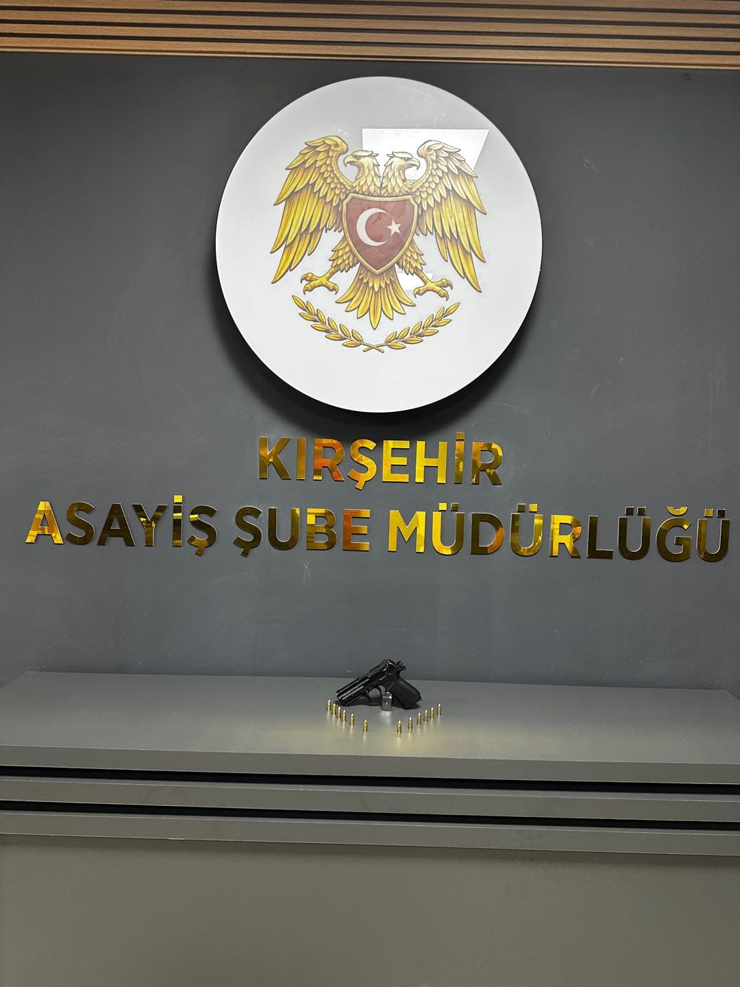 Kırşehir’de ruhsatsız tabanca ve fişek ele geçirildi