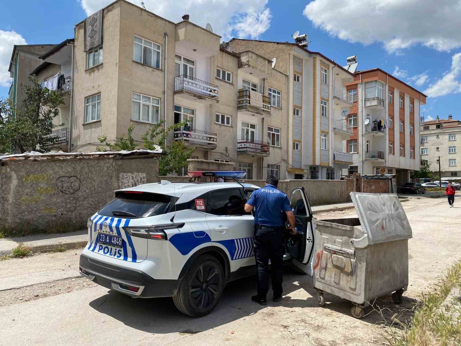 Elazığ’da 2’inci kattan düşen 5 yaşındaki çocuk yaralandı