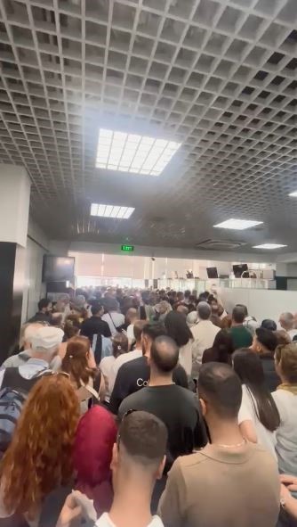 9 günlük tatilde 185 binden fazla yolcu, yaklaşık 20 bin araç geçiş yaptı
