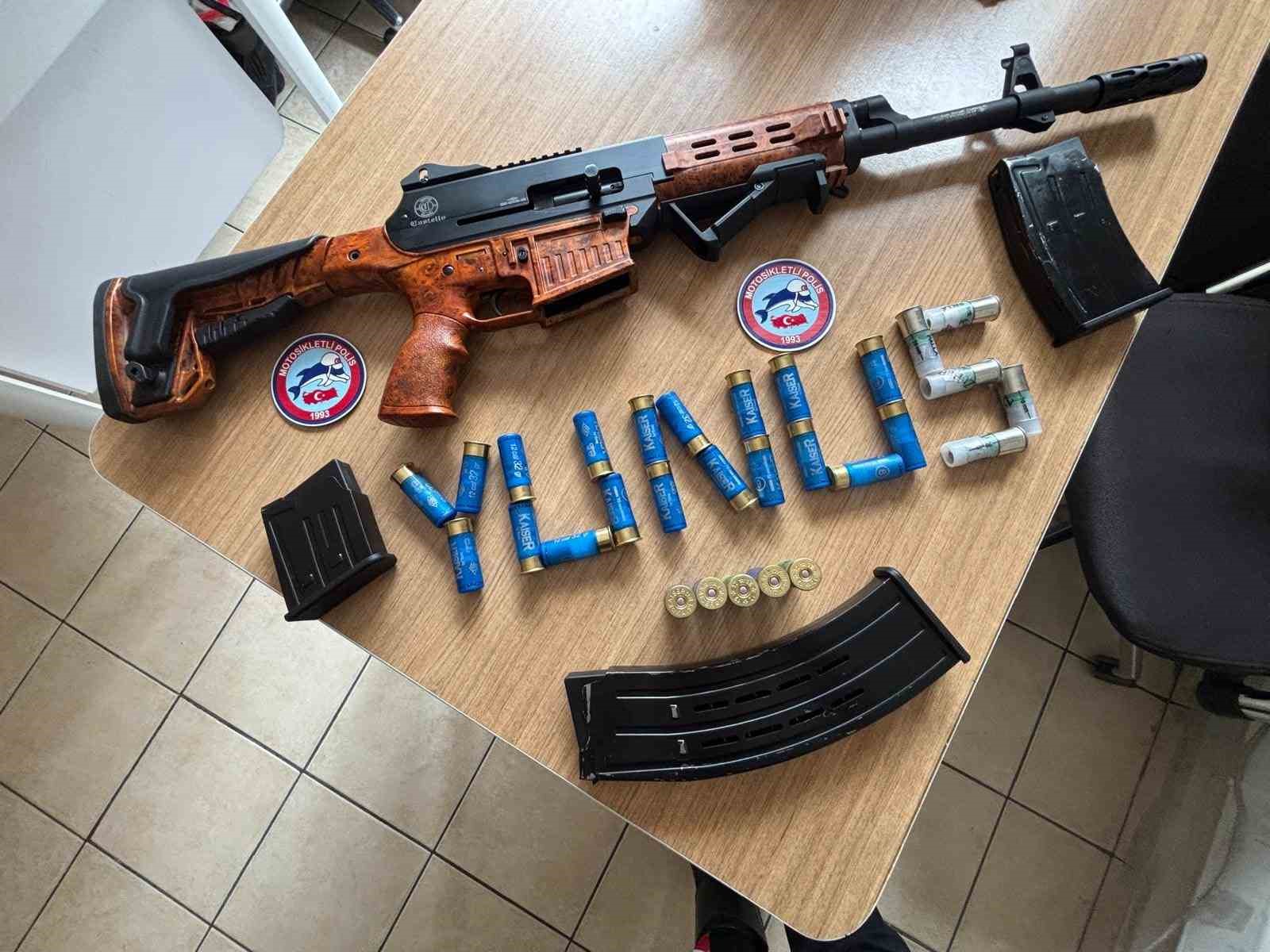 Manisa’da zehir tacirlerine ve aranan şahıslara darbe