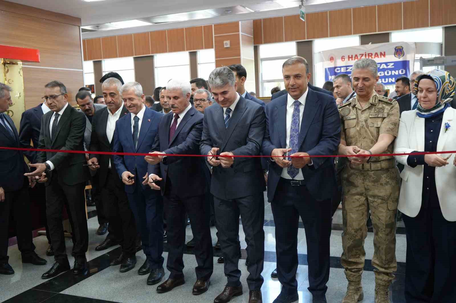 Gaziantep Adliyesi’nde resim ve el sanatları sergisi açıldı