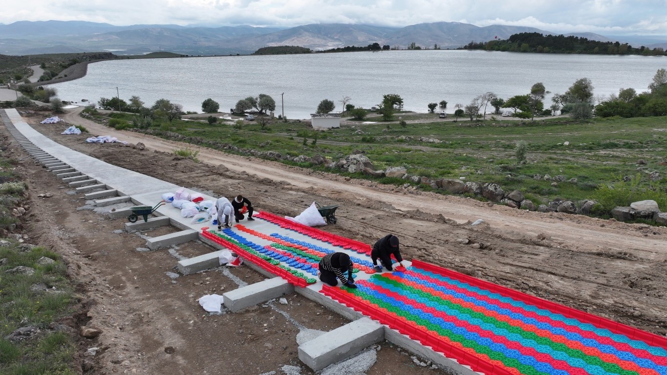 Türkiye’nin en uzun renkli kaydırağı Gebere’de hizmete hazırlanıyor