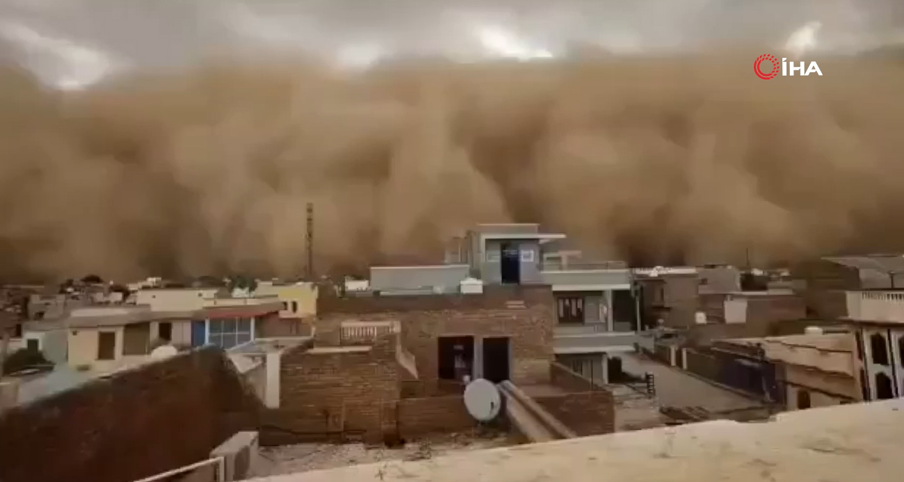 Pakistan'ı toz fırtınası vurdu: 4 ölü, 60 yaralı