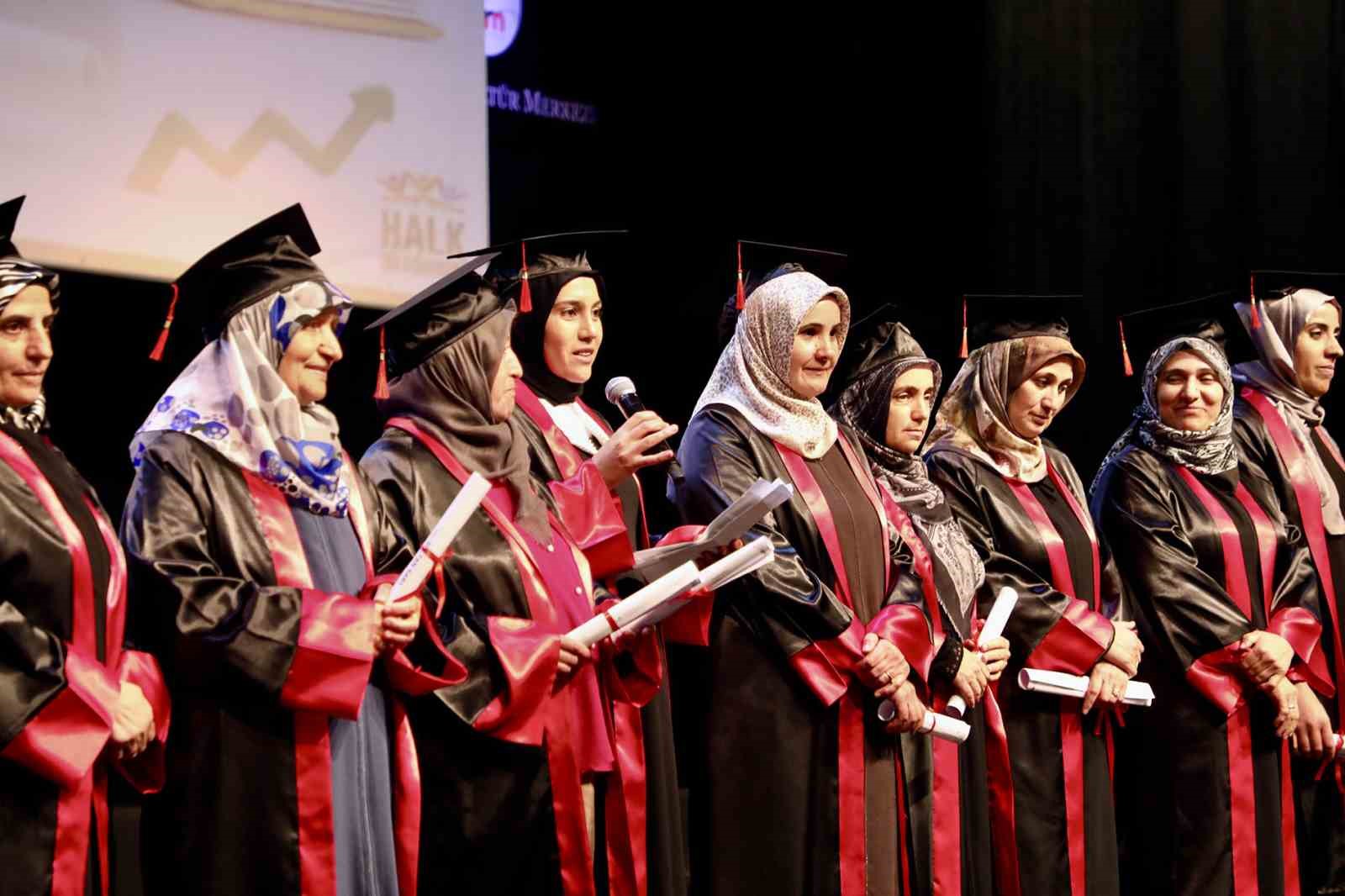 Büyükçekmece Belediyesi Halk Akademisi’nde 678 kursiyer mezun oldu