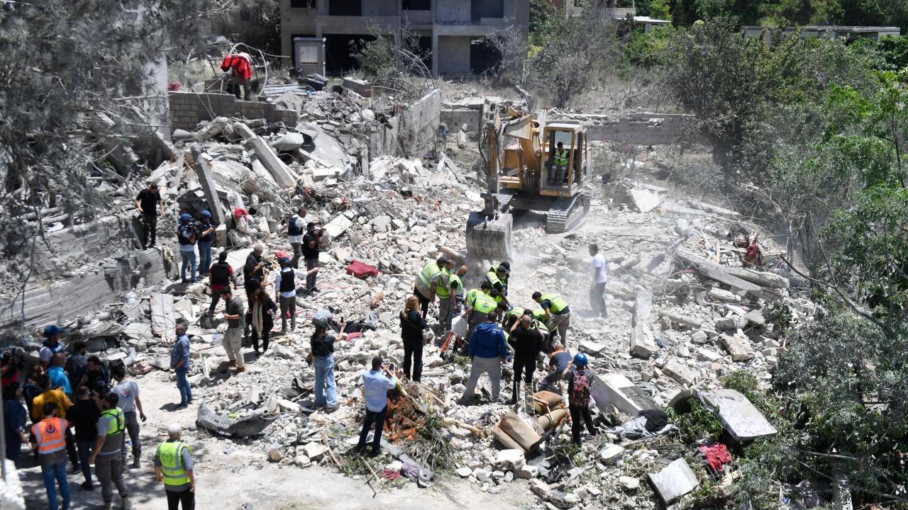 İşgalci İsrail'in Lübnan'da düzenlediği saldırılarda ölenlerin sayısı 3 bin 516'ya yükseldi