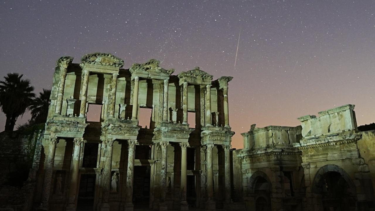 Efes Antik Kenti'nde gece müzeciliği başladı