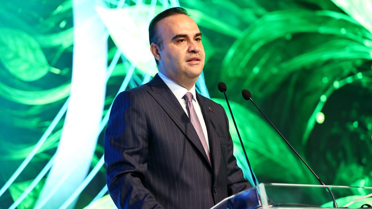 Bakan Kacır: Gelecek nesillere yaşanabilir bir dünya bırakmalıyız