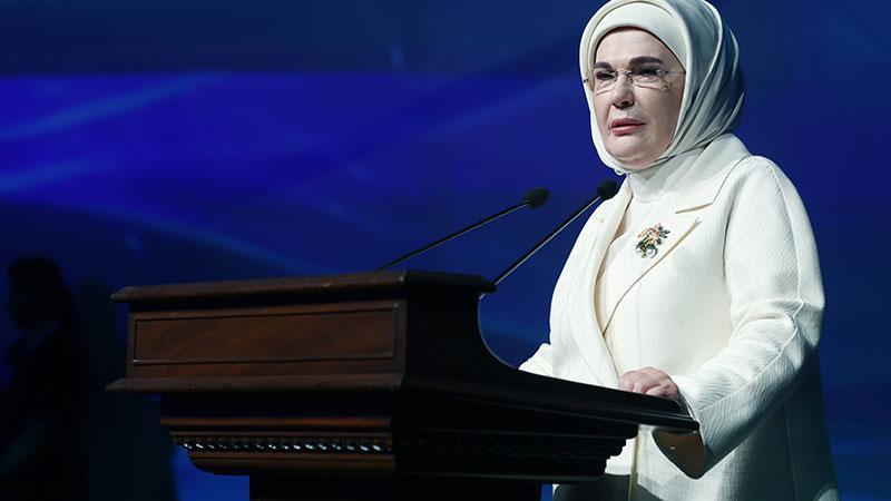 Emine Erdoğan: İklim değişikliği ile mücadelenin birçok yolu olsa da sıfır atık, tüm bu yolları birleştiren bir köprüdür